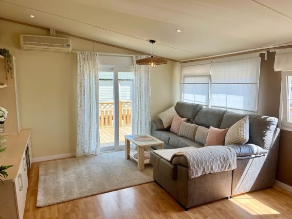 CASA BLANCA Twin Lodge – Plot 24/5 Lazy Days Pueblo Fiesta - Mollina, Spain - Image 3