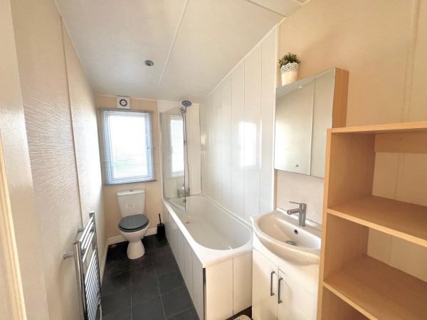 Carabuild Lodge Promenade Caravan Park Hornsea - HU18 1TH - Image 14