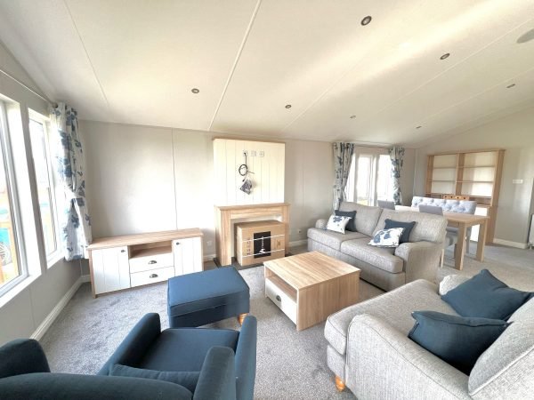 Willerby Pinehurst 40 x 20  2-Bed Luxury Lodge Longmeadows Holiday Park Withernsea - Image 5