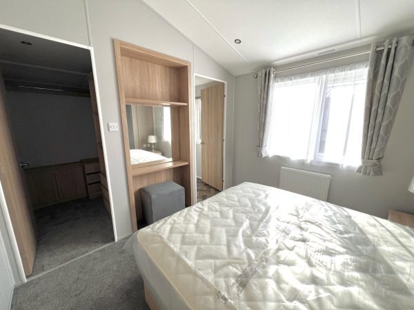Willerby Pinehurst 40 x 20  2-Bed Luxury Lodge Longmeadows Holiday Park Withernsea - Image 10