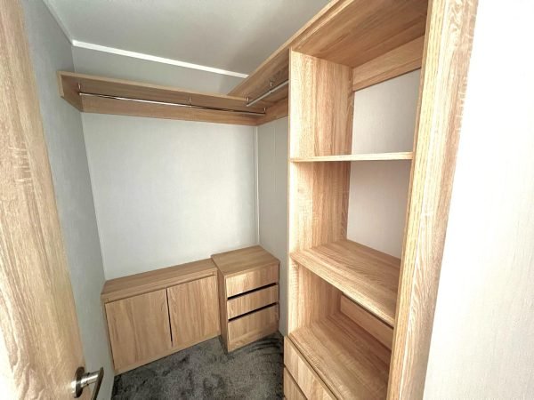 Willerby Pinehurst 40 x 20  2-Bed Luxury Lodge Longmeadows Holiday Park Withernsea - Image 11