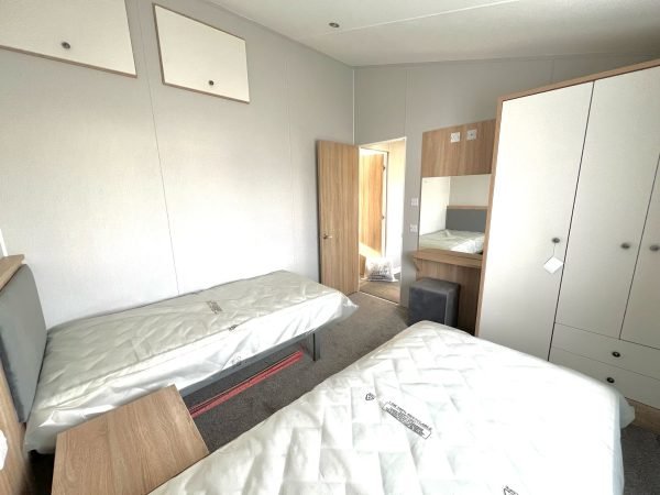 Willerby Pinehurst 40 x 20  2-Bed Luxury Lodge Longmeadows Holiday Park Withernsea - Image 15
